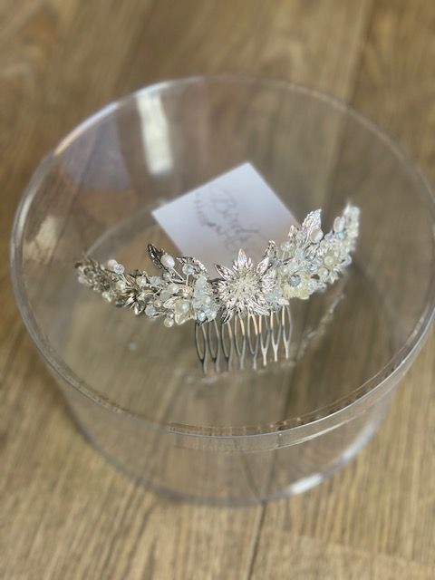 tocados-birds-novias-tocados-traseros-tocado-trasero-nuka-TB0103-24095